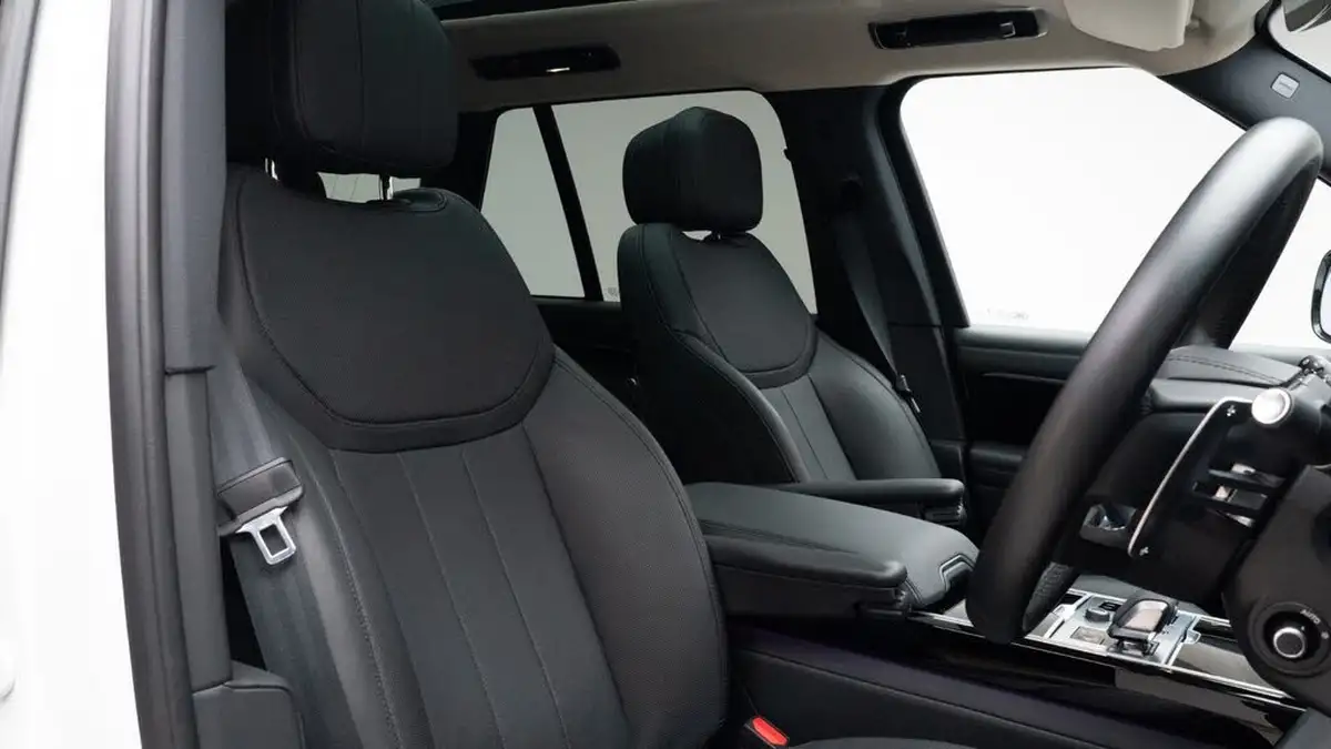 2023-land-rover-range-rover-30-d350-se-big-2
