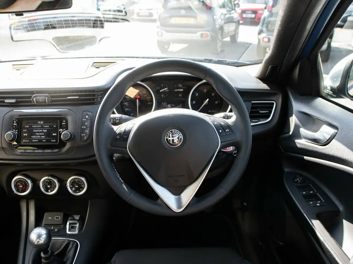 2019-alfa-romeo-giulietta-16jtdm-2-sport-big-20