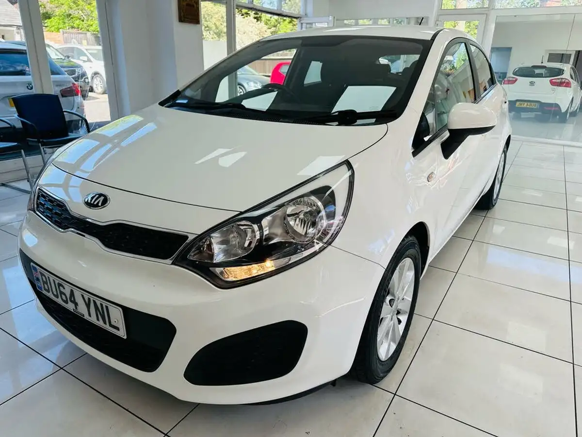 2014-kia-rio-125-vr7-5d-big-30