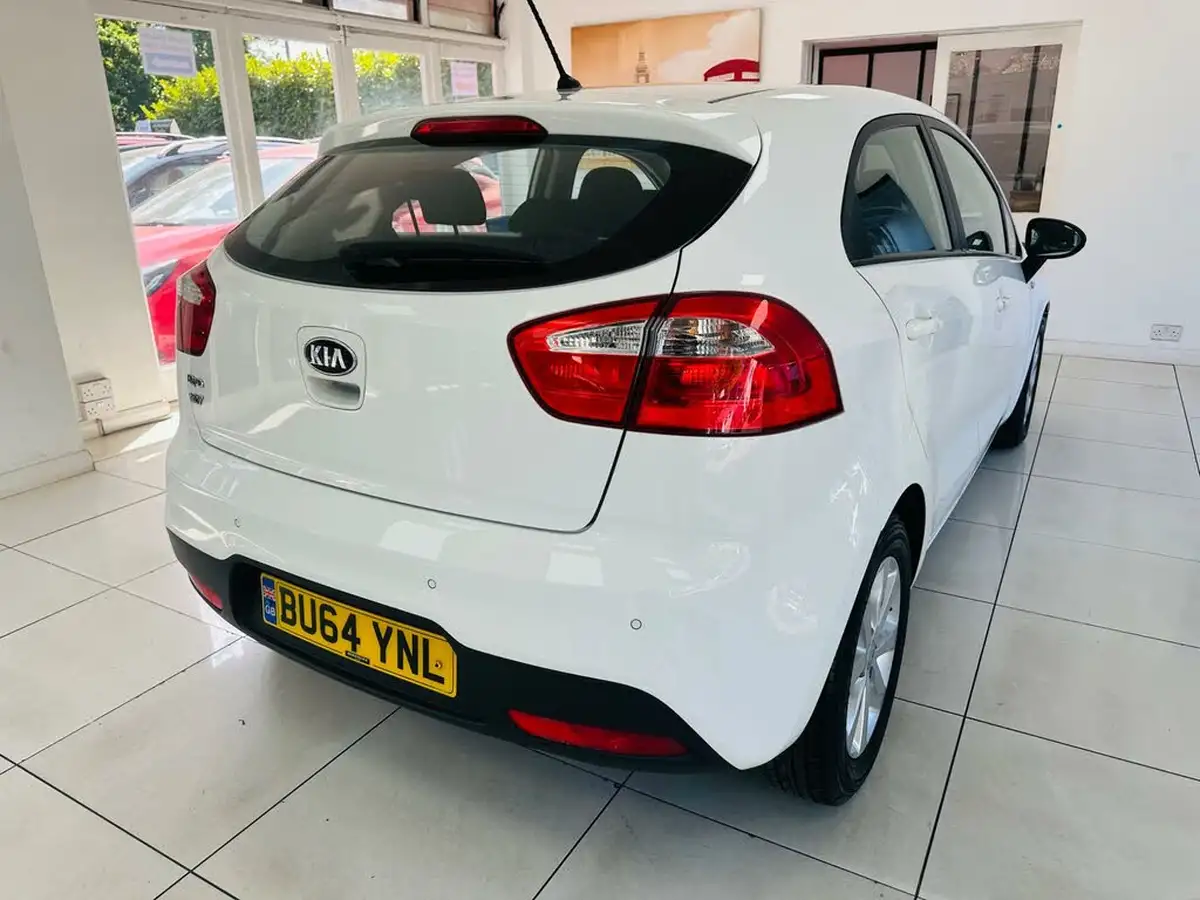 2014-kia-rio-125-vr7-5d-big-6