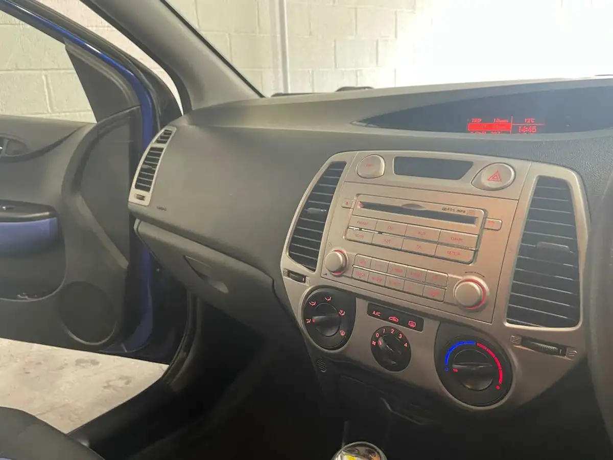 2010-hyundai-i20-14-comfort-5d-auto-big-38