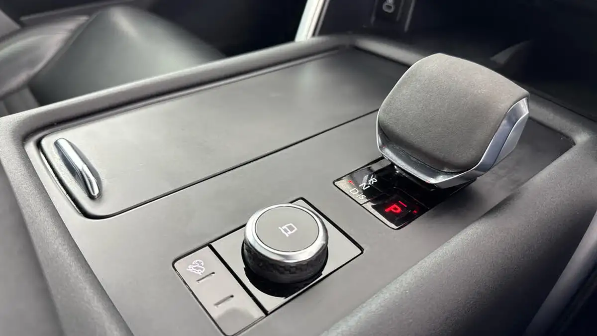 2021-land-rover-discovery-30-d250-r-dynamic-se-250ps-big-15