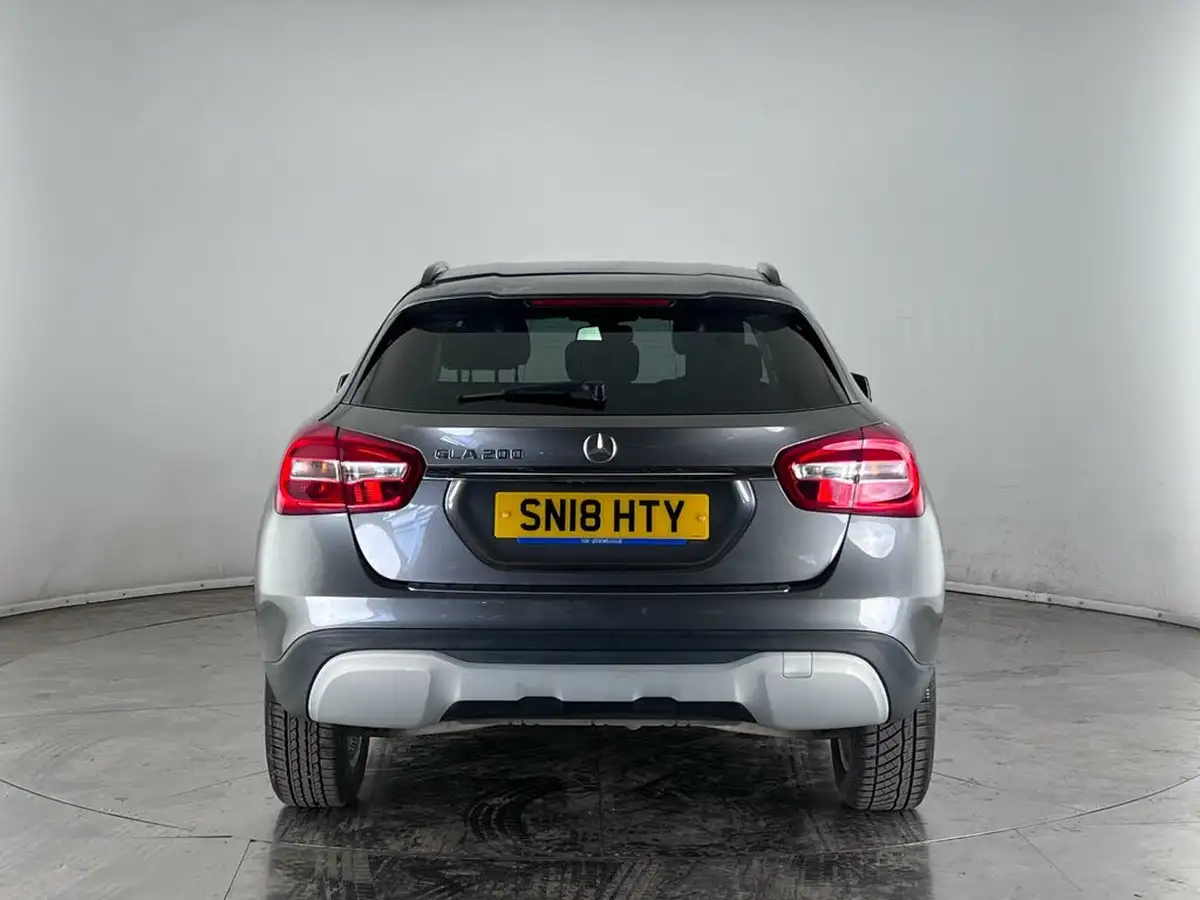 2018-mercedes-benz-gla-class-16-gla-200-se-154bhp-big-8