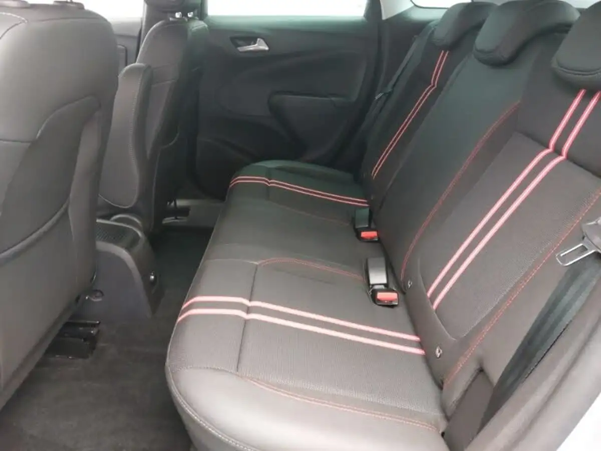 2023-vauxhall-crossland-12-gs-110ps-big-5