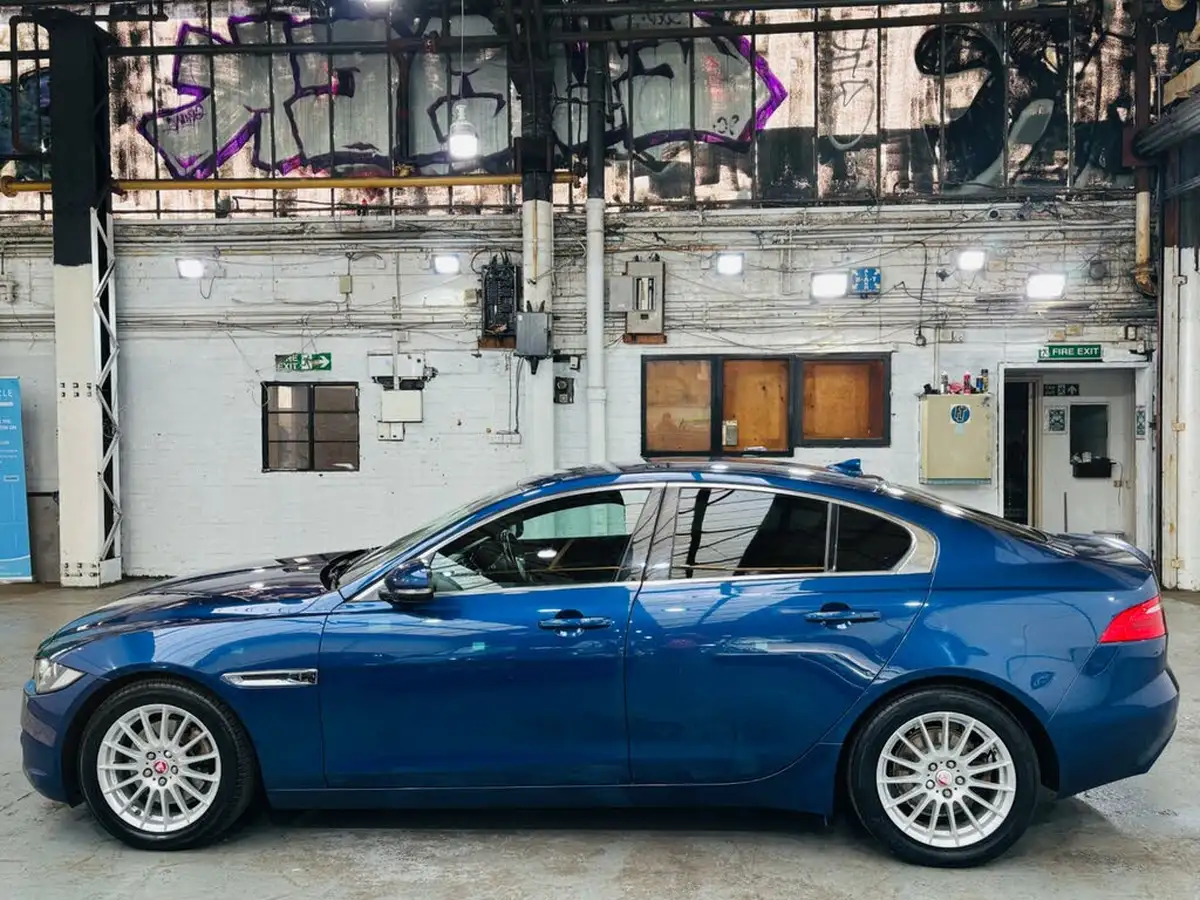 2015-jaguar-xe-20td-prestige-163ps-auto-big-8