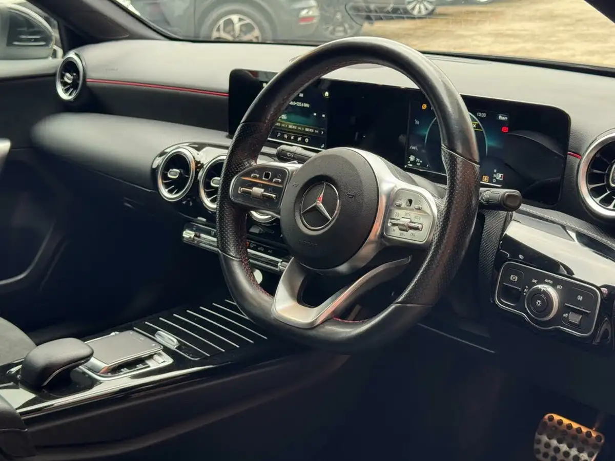 2019-mercedes-benz-a-class-15d-a180d-amg-line-saloon-4d-7g-dct-big-9