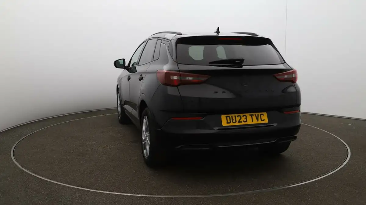 2023-vauxhall-grandland-12-gs-130ps-big-58