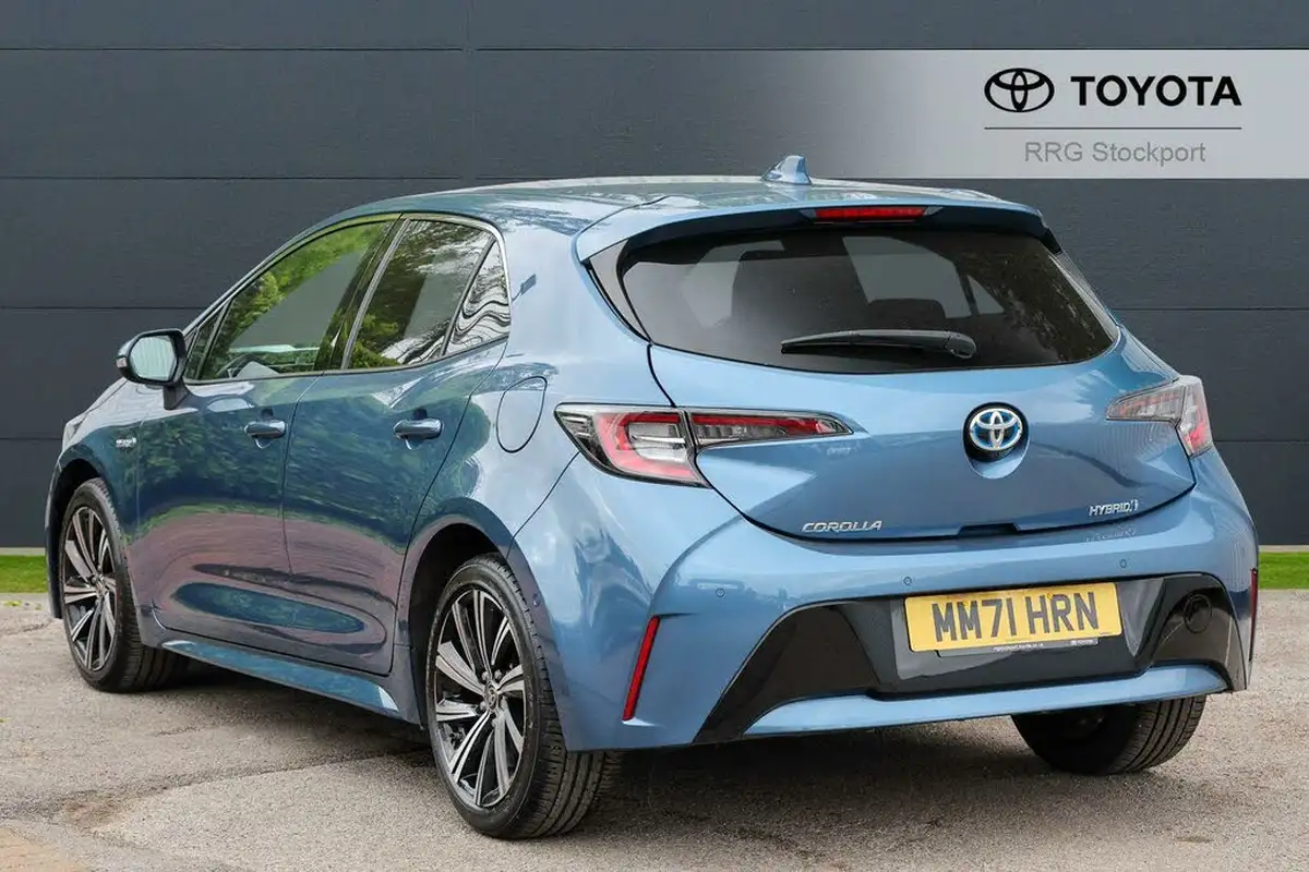 2022-toyota-corolla-18-vvt-i-design-120bhp-trk-hatchback-5d-big-3
