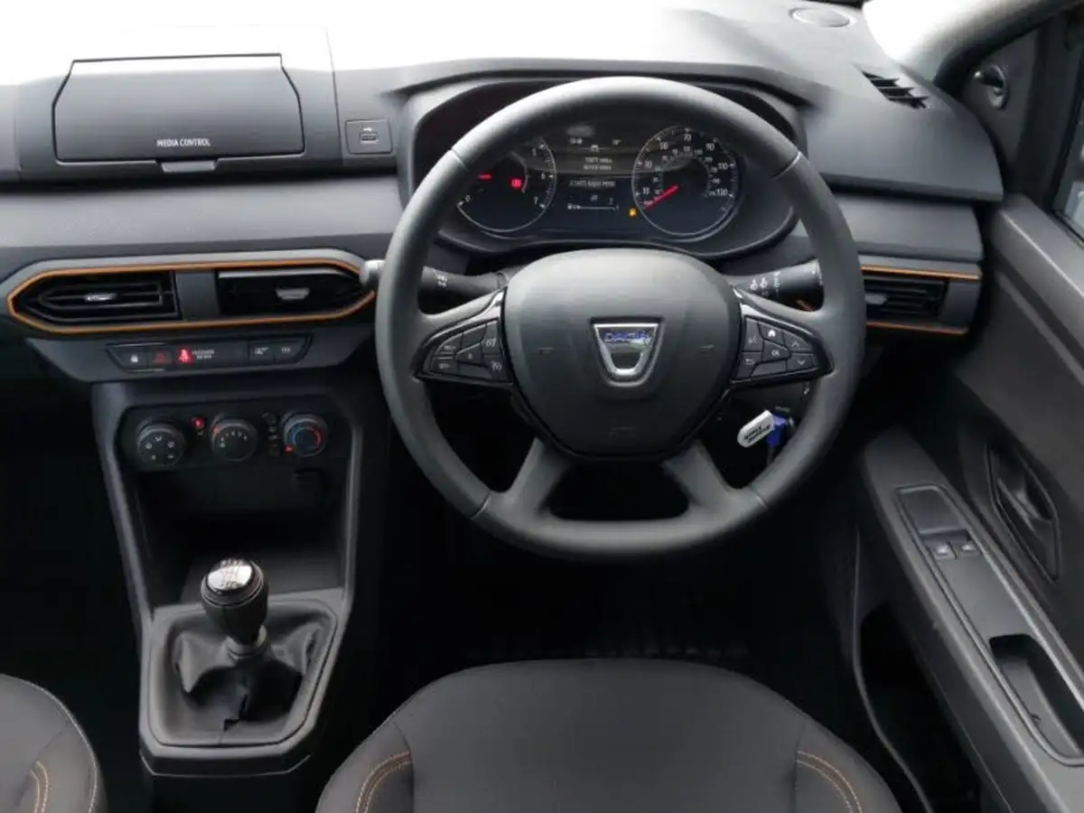 2021-dacia-sandero-stepway-10-tce-essential-90bhp-big-6