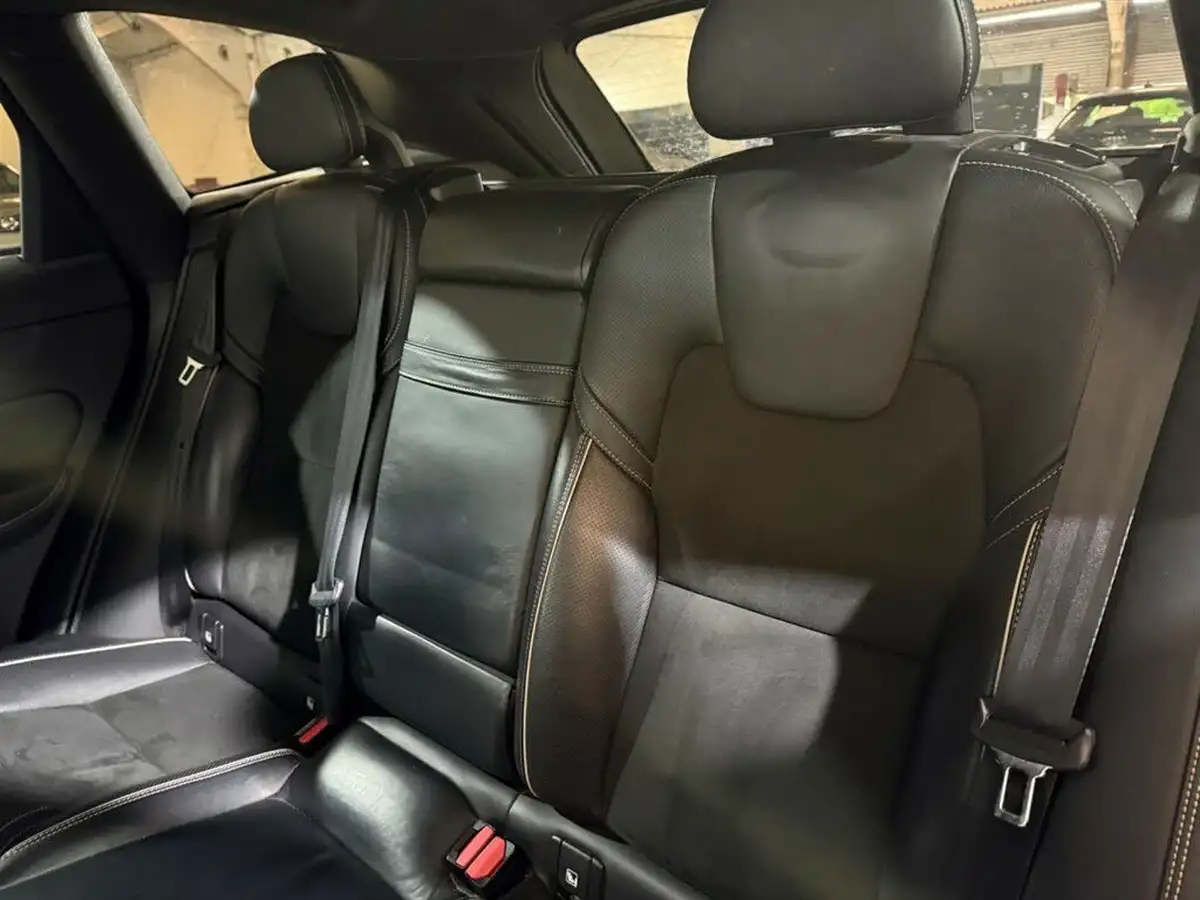 2018-volvo-xc60-20td-d4-r-design-4x4-big-44
