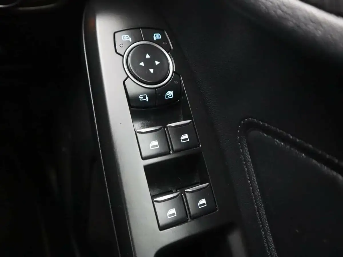 2019-ford-focus-10t-st-line-x-ss-hatchback-big-39