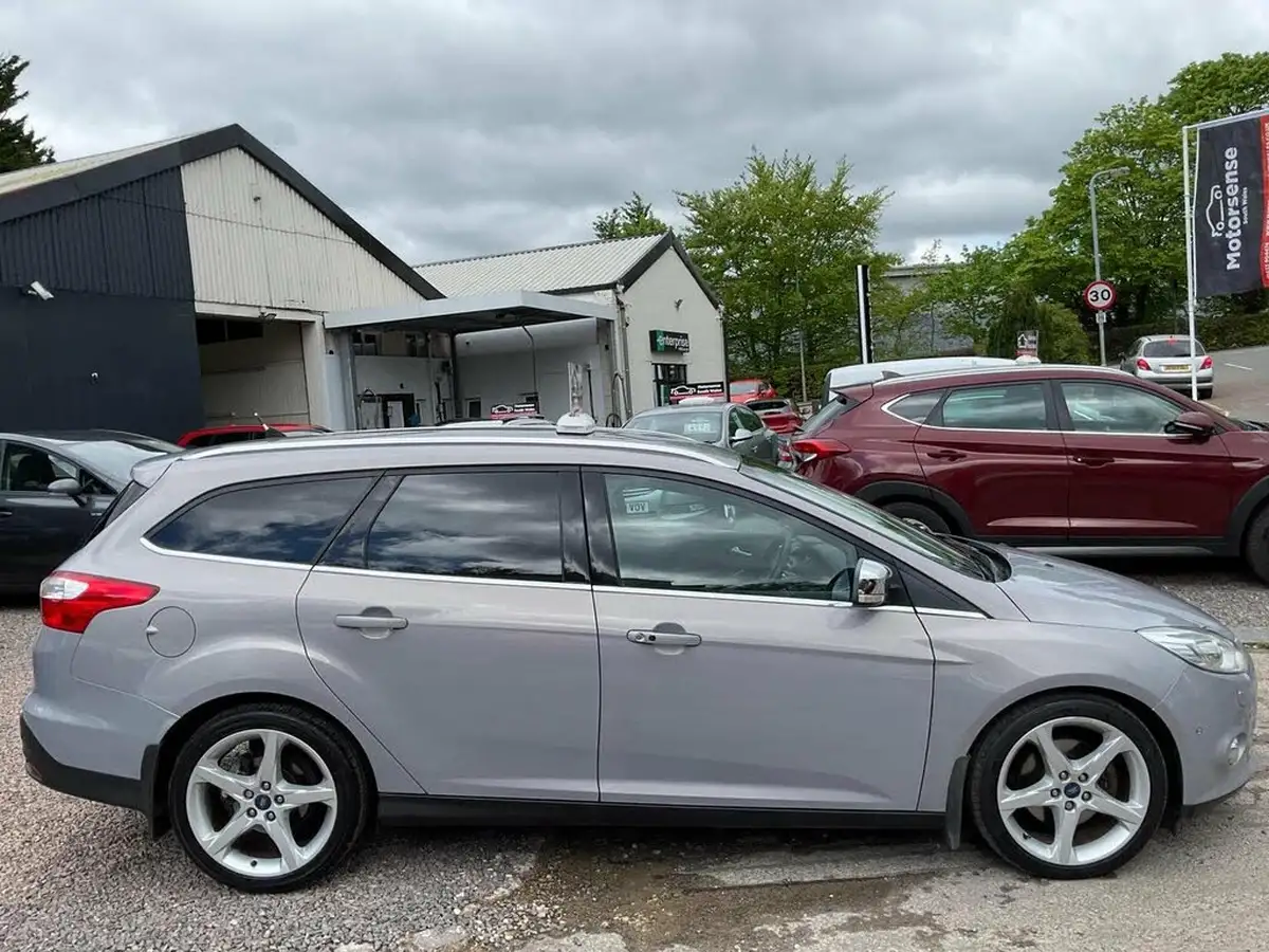 2013-ford-focus-20td-titanium-x-estate-powershift-big-3