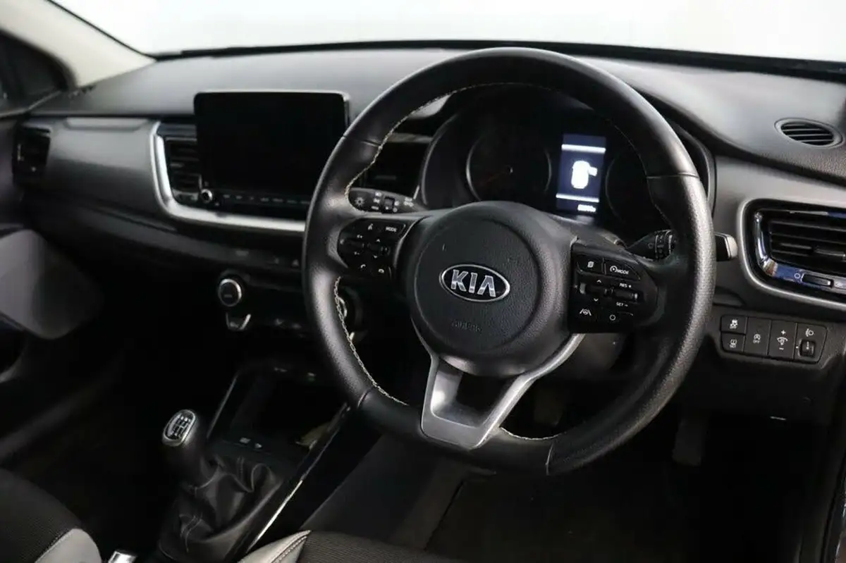 2021-kia-stonic-10-t-gdi-connect-big-19