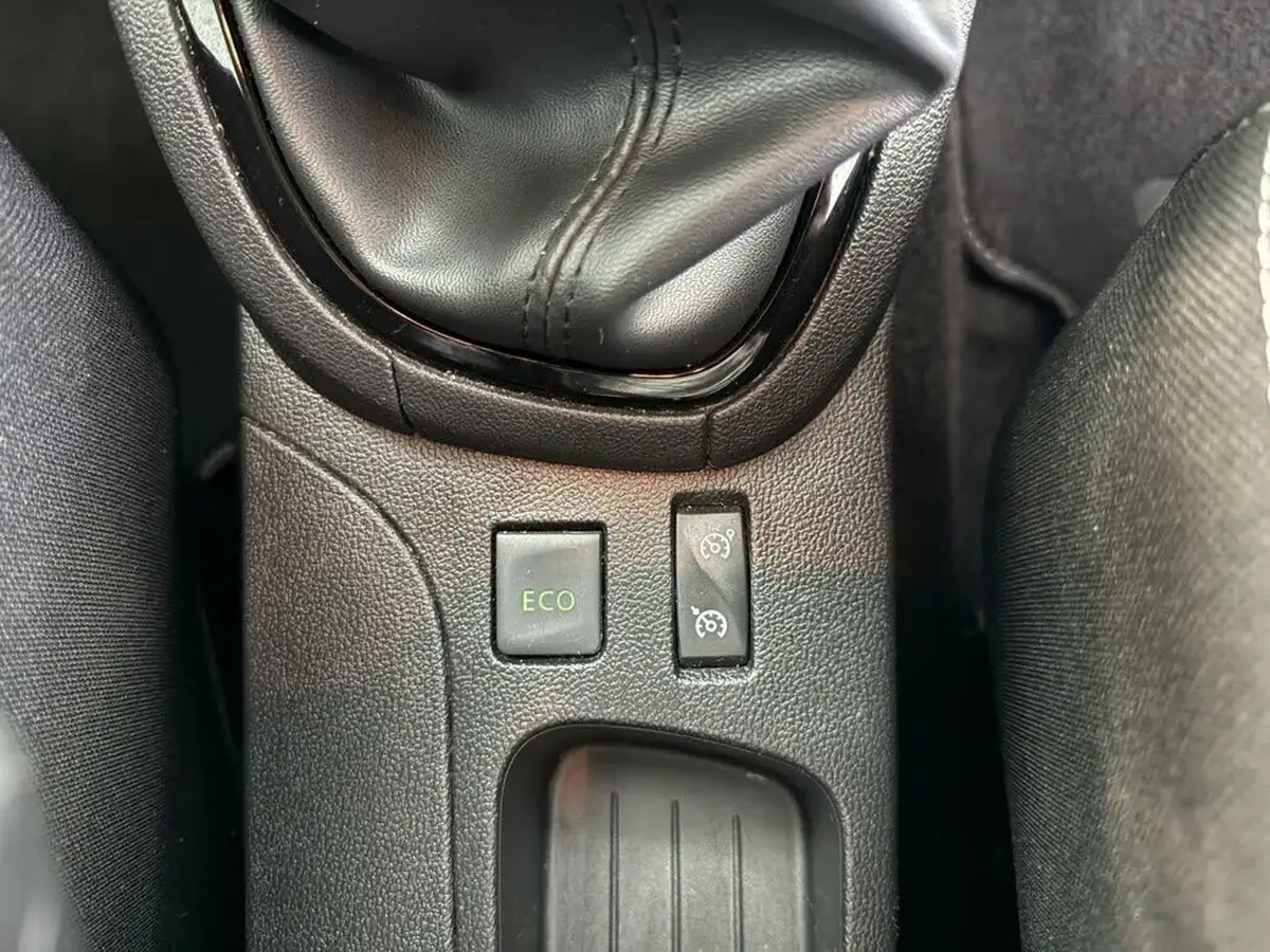 2018-renault-clio-09-tce-dynamique-nav-big-43