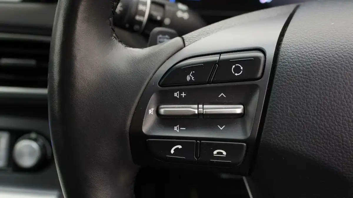 2020-hyundai-kona-e-premium-se-64kwh-105kw-obc-big-21