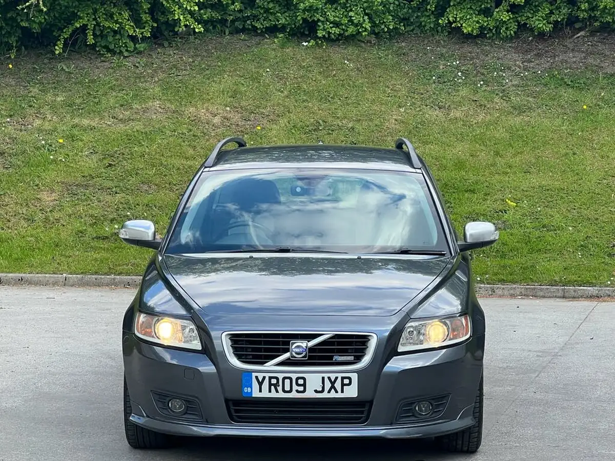2009-volvo-v50-20td-r-design-sport-big-9