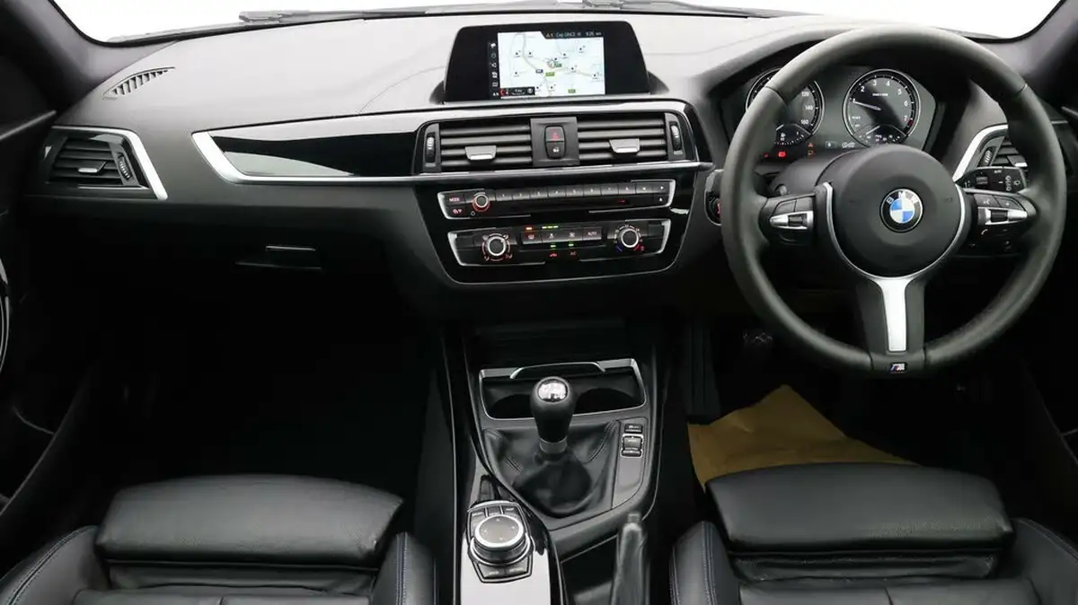 2018-bmw-1-series-15-118i-m-sport-3d-big-12