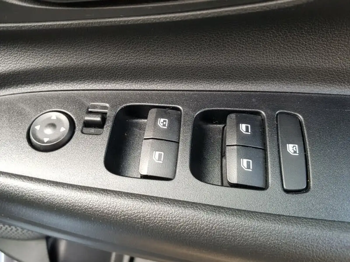2024-hyundai-i20-10-t-gdi-advance-big-12