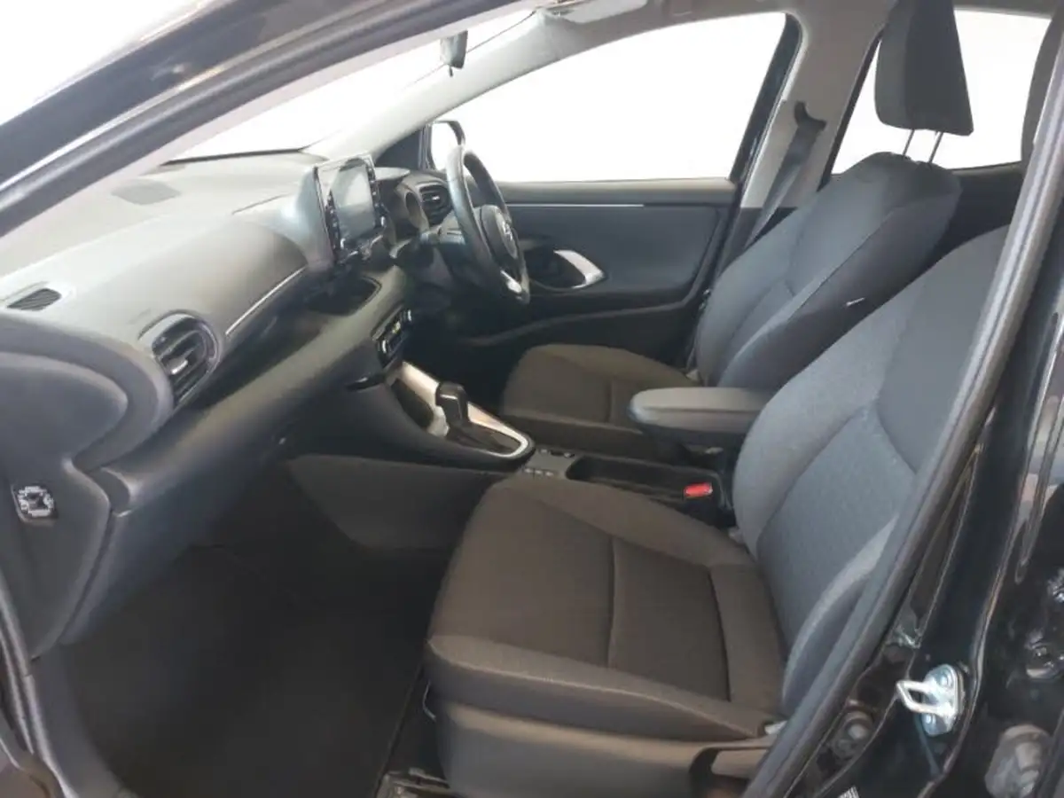 2022-toyota-yaris-15-vvt-i-design-big-4