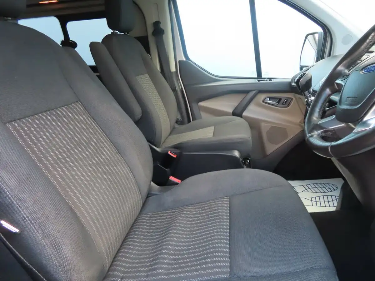 2017-ford-tourneo-custom-20tdci-310-l2-zetec-130ps-big-29
