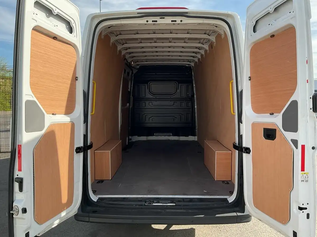 2024-volkswagen-crafter-20tdi-cr35-lwb-commerce-plus-140pseu6d-big-10