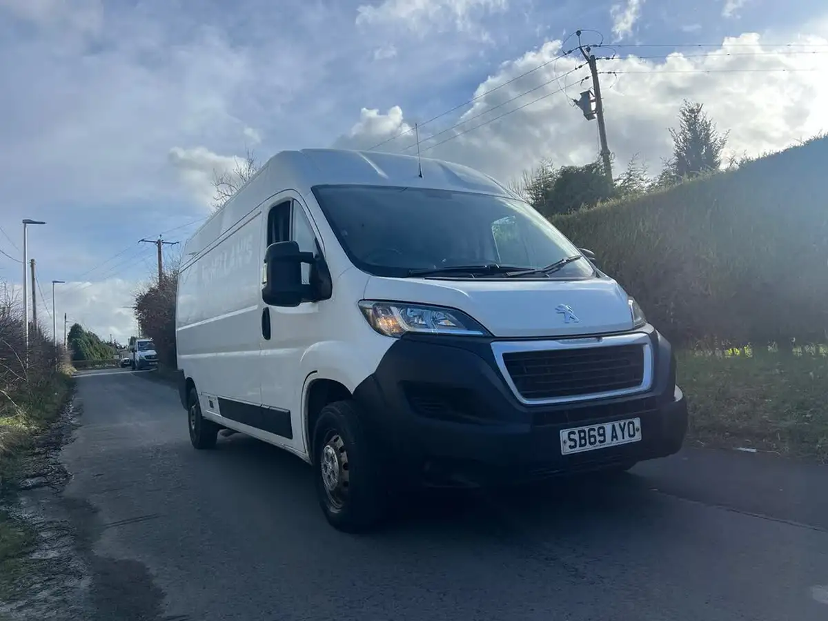2019-peugeot-boxer-22-bluehdi-professional-335-l3-h2-panel-big-3