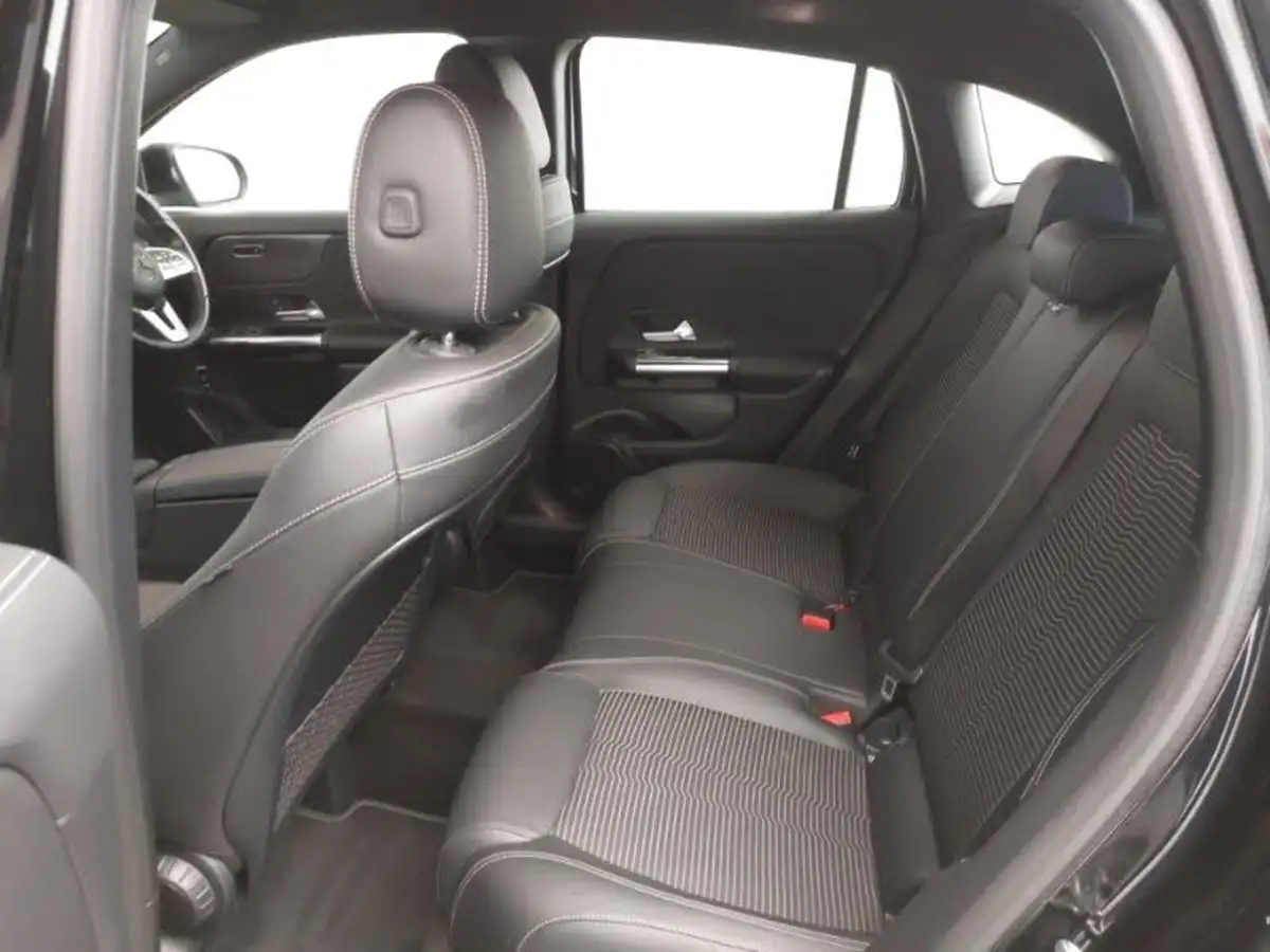 2021-mercedes-benz-gla-class-20d-gla-200d-sport-executive-big-11