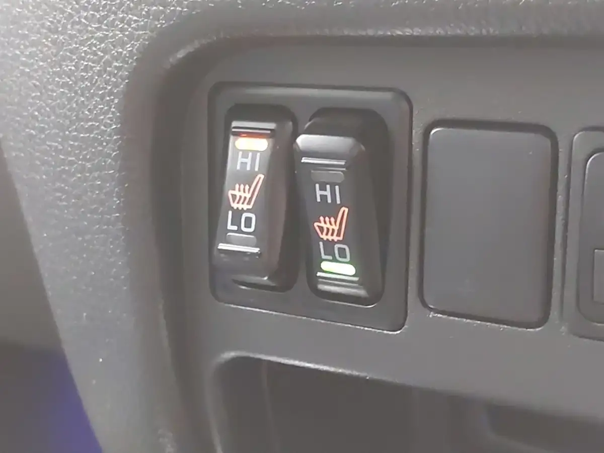 2022-citroen-c3-12-puretech-elle-110ps-ss-eat6-big-13