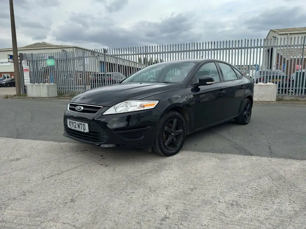 2012-ford-mondeo-20tdci-edge-140-hatchback-big-19