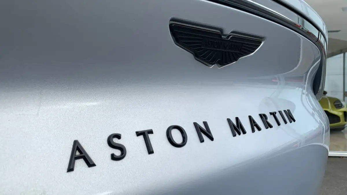 2024-aston-martin-dbx-40-v8-big-29