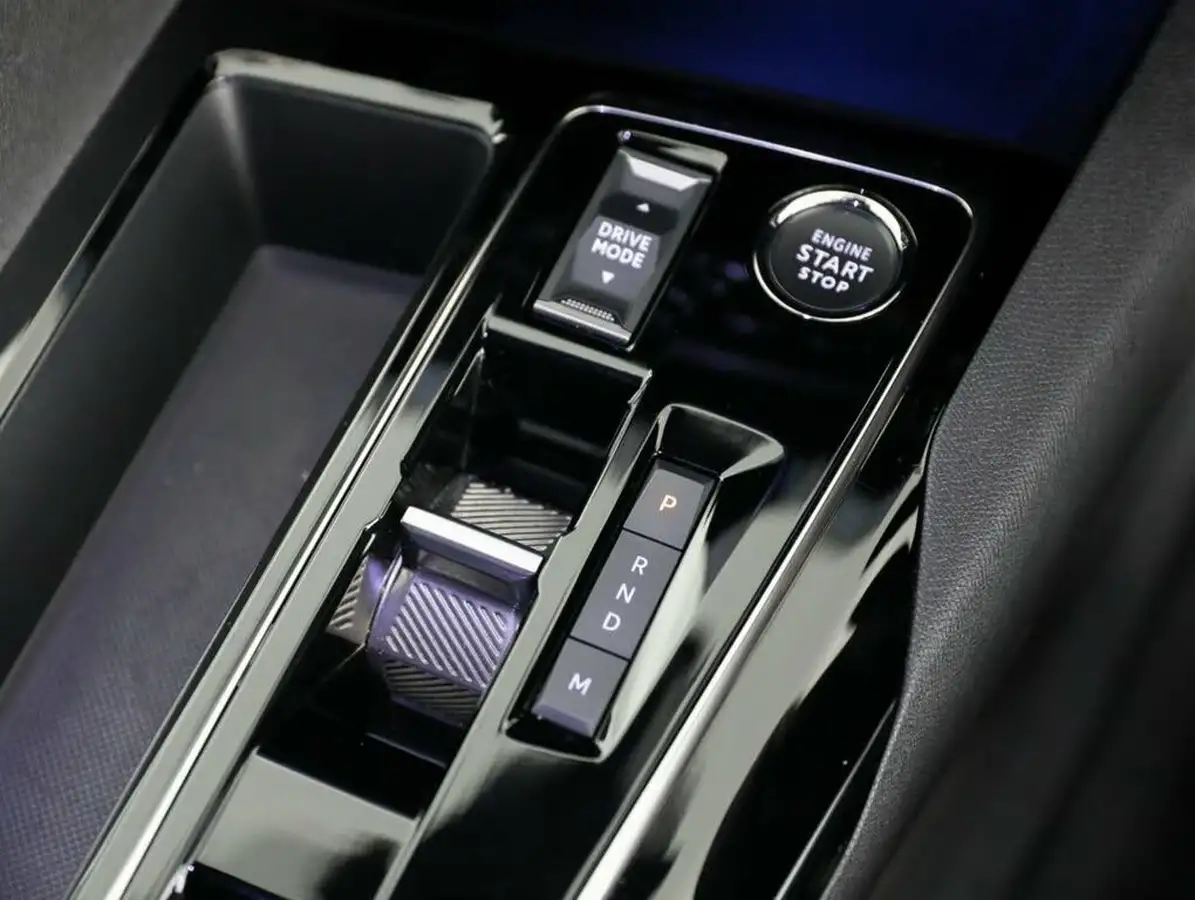 2023-peugeot-5008-suv-15-bluehdi-gt-130ps-eat8-big-21