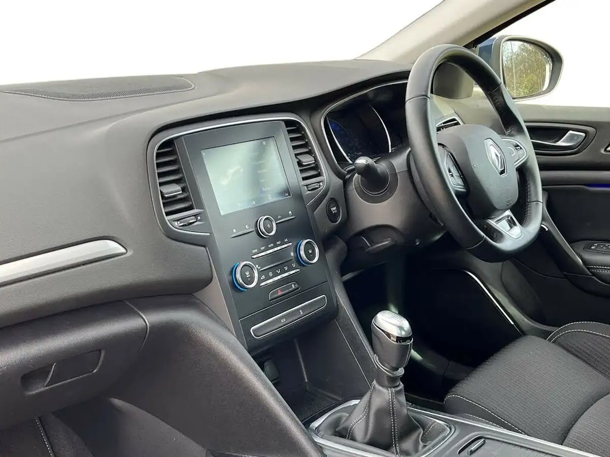 2020-renault-megane-13-tce-iconic-hatchback-big-7