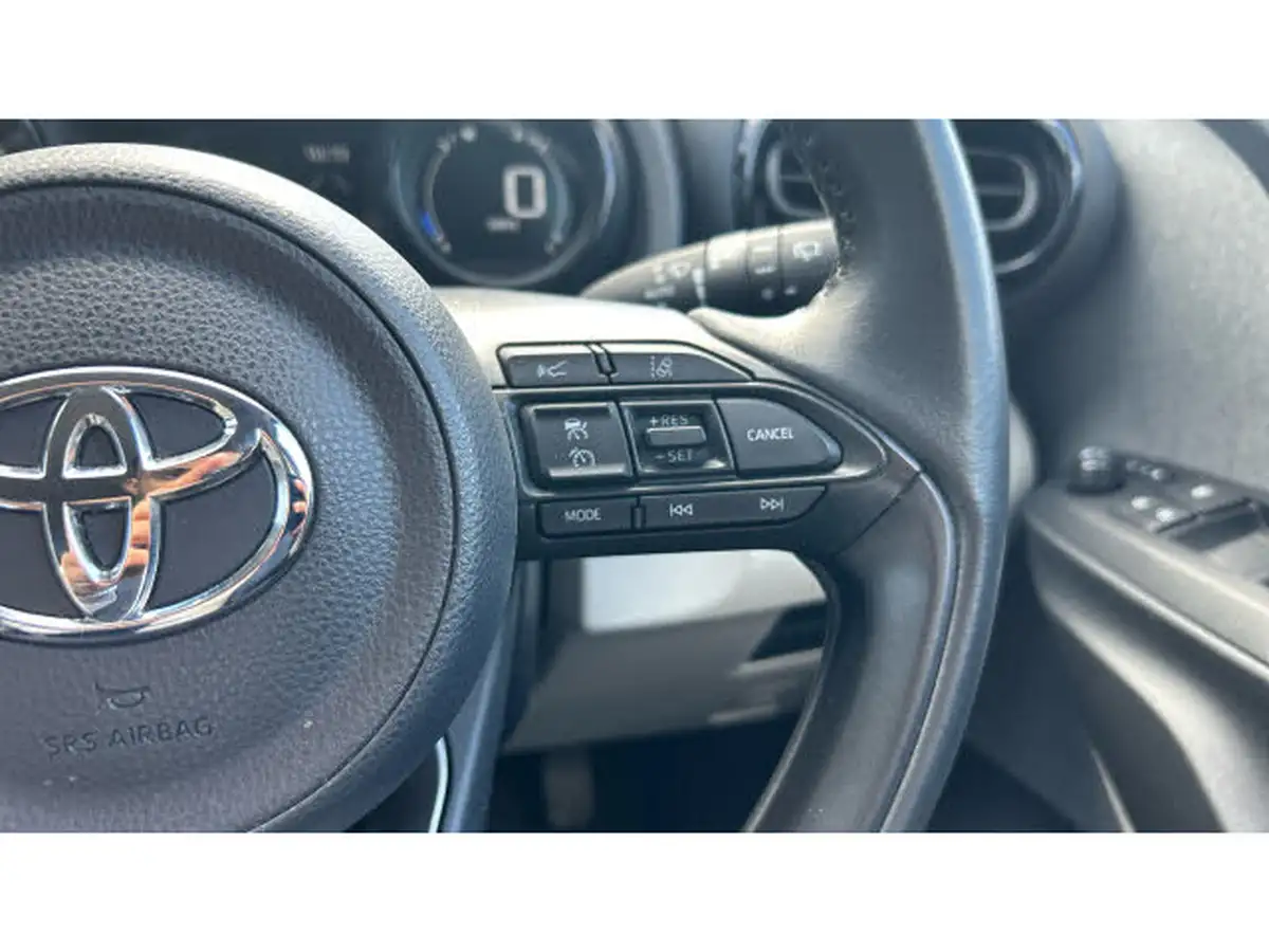 2022-toyota-yaris-15-vvt-i-excel-big-22