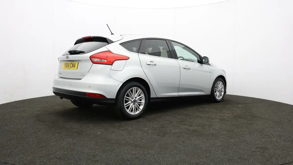 2018-ford-focus-10t-zetec-edition-125ps-hatchback-auto-big-11