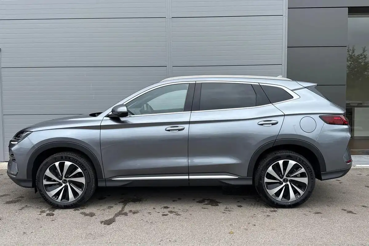 2025-byd-seal-15-design-big-32