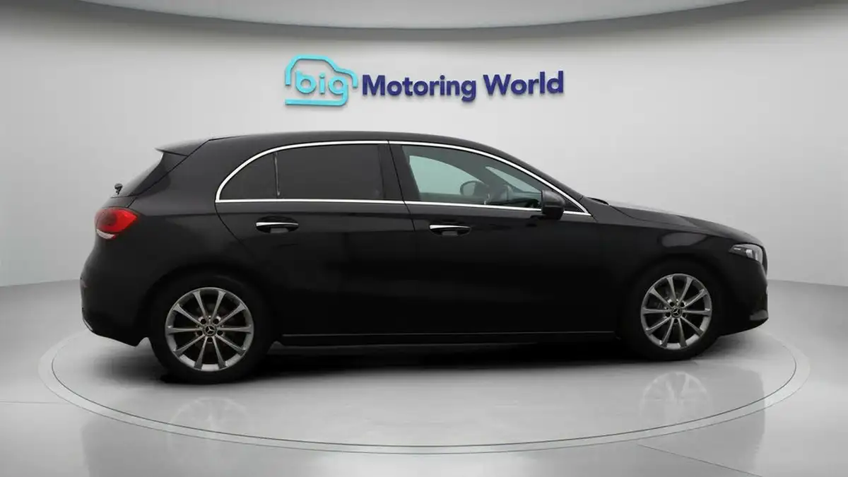 2019-mercedes-benz-a-class-15d-a180d-sport-premium-hatchback-5d-7g-dct-big-8
