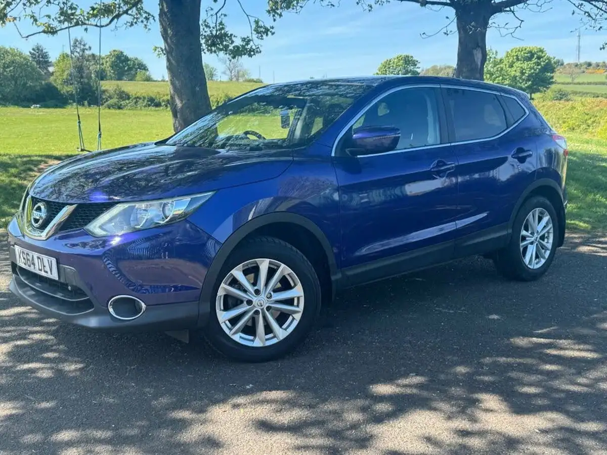 2015-nissan-qashqai-15dci-acenta-premium-big-3