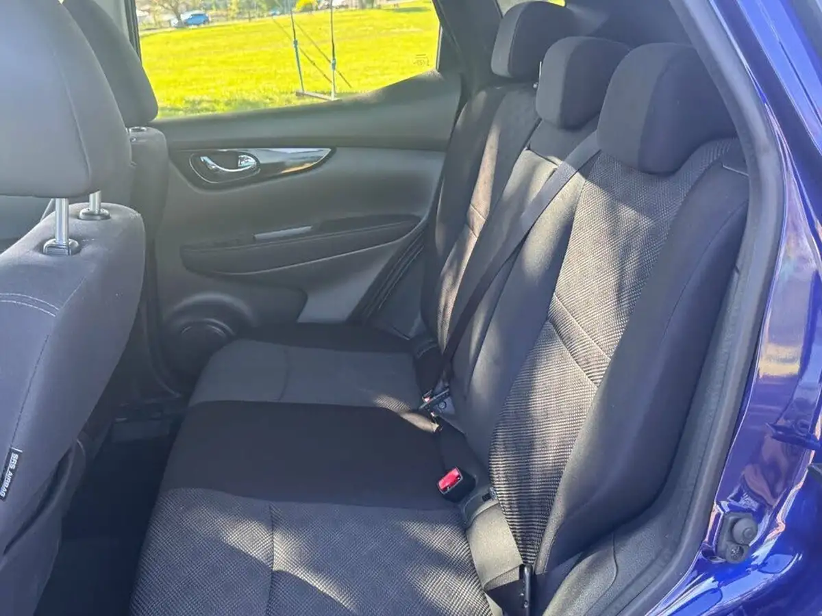 2015-nissan-qashqai-15dci-acenta-premium-big-27