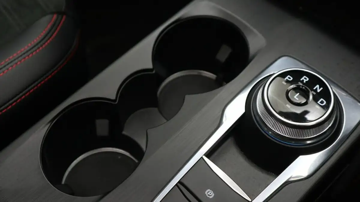2024-ford-kuga-25t-graphite-tech-edition-190ps-fhev-big-20