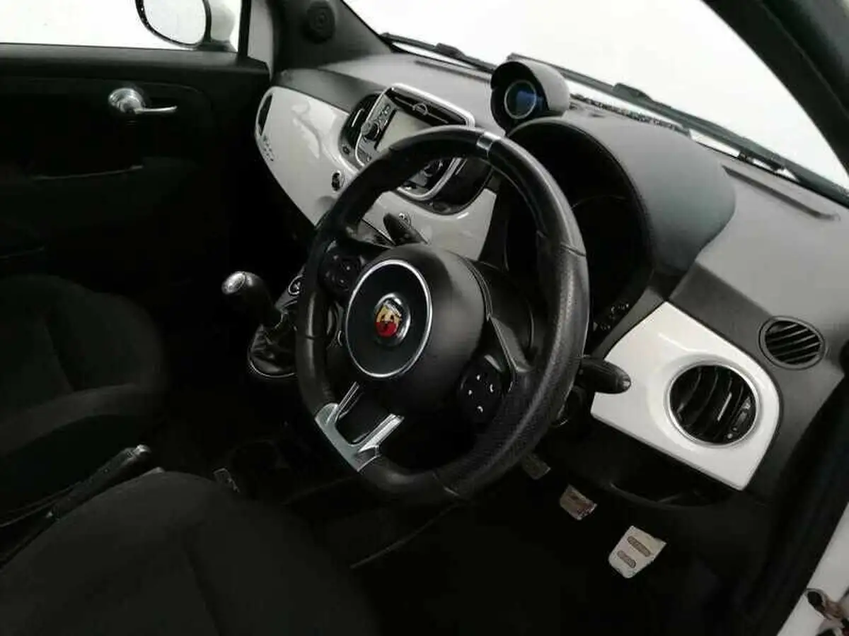 2018-abarth-595-14-tjet-big-10