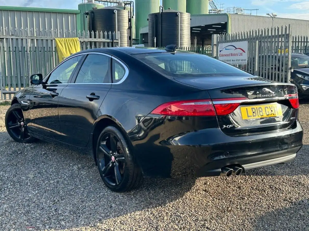 2018-jaguar-xf-20td-prestige-180ps-saloon-4d-1999cc-auto-big-4