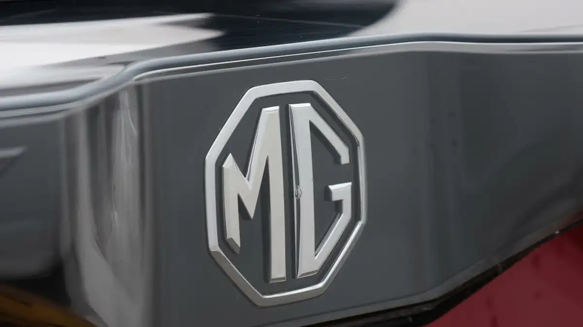 2023-mg-mg4-e-trophy-ev-203ps-long-big-21