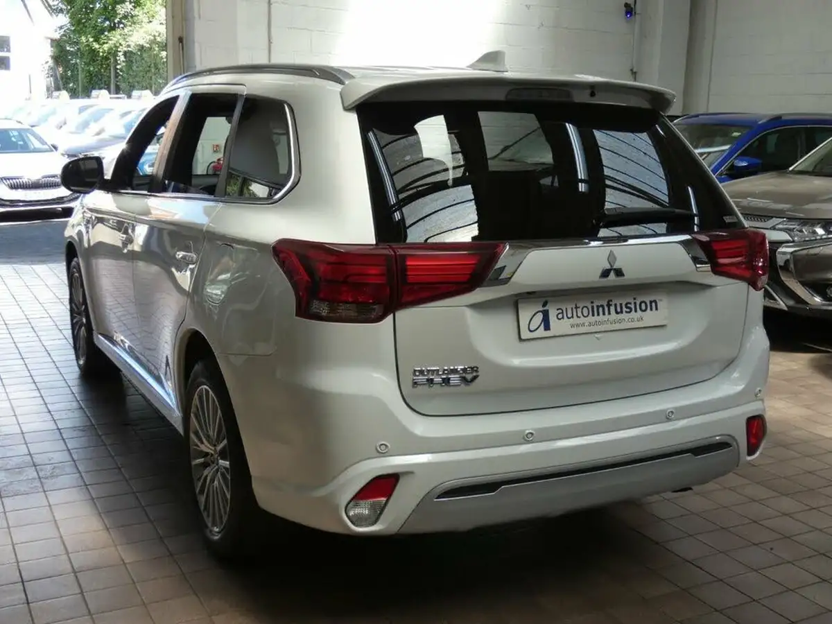 2021-mitsubishi-outlander-24-dynamic-safety-phev-big-24