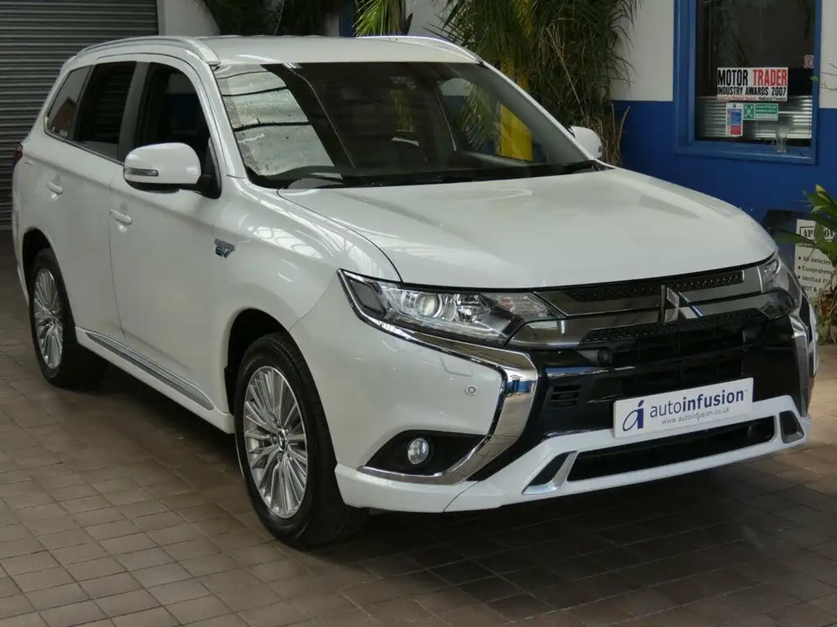 2021-mitsubishi-outlander-24-dynamic-safety-phev-big-0