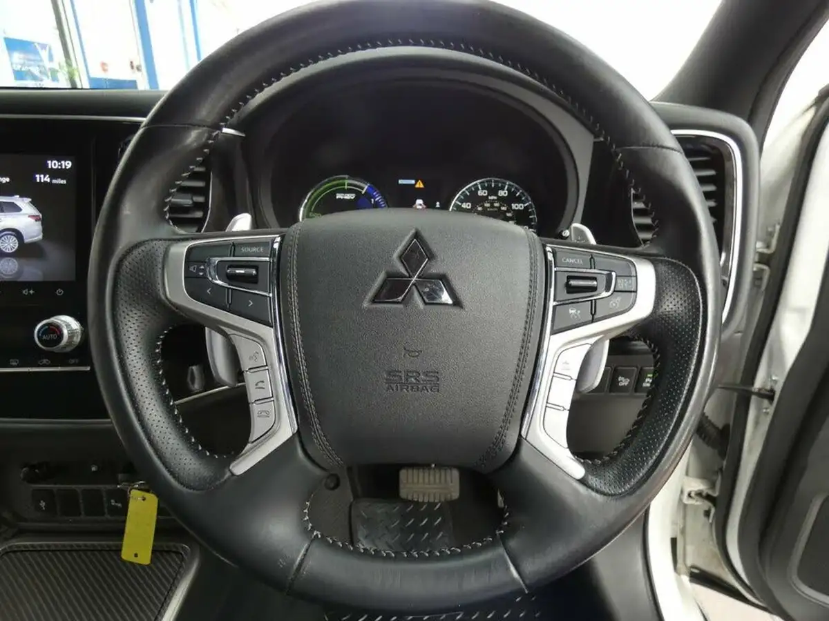 2021-mitsubishi-outlander-24-dynamic-safety-phev-big-76