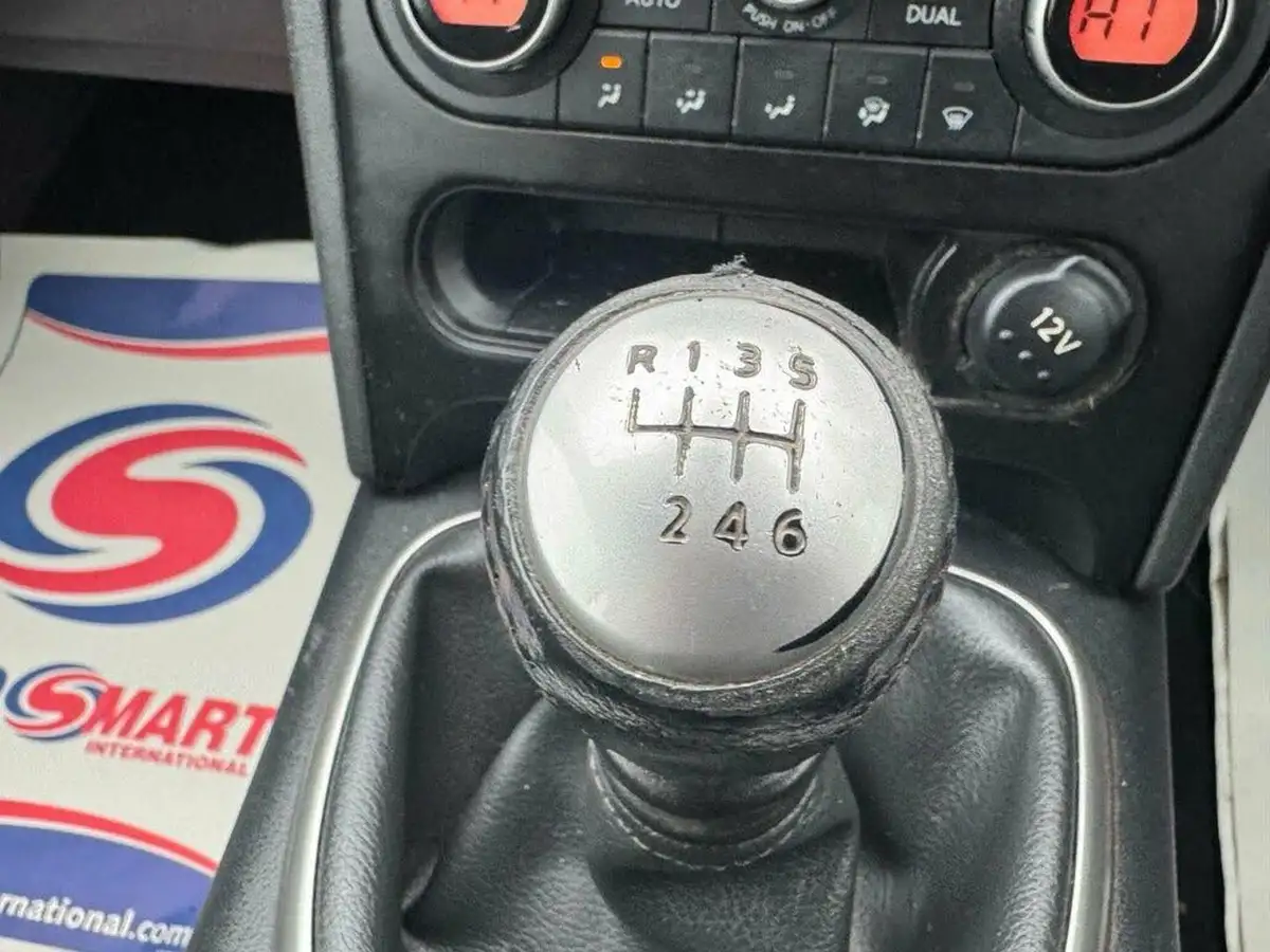 2010-nissan-qashqai-15td-acenta-big-27
