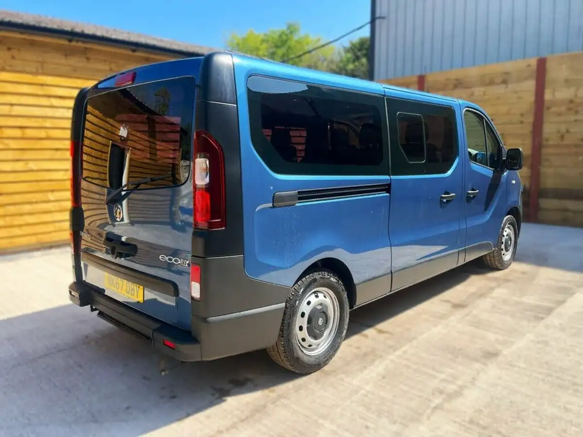 2017-vauxhall-vivaro-16cdti-2900-l2h1-95pseu6-ss-9-seats-combi-big-11
