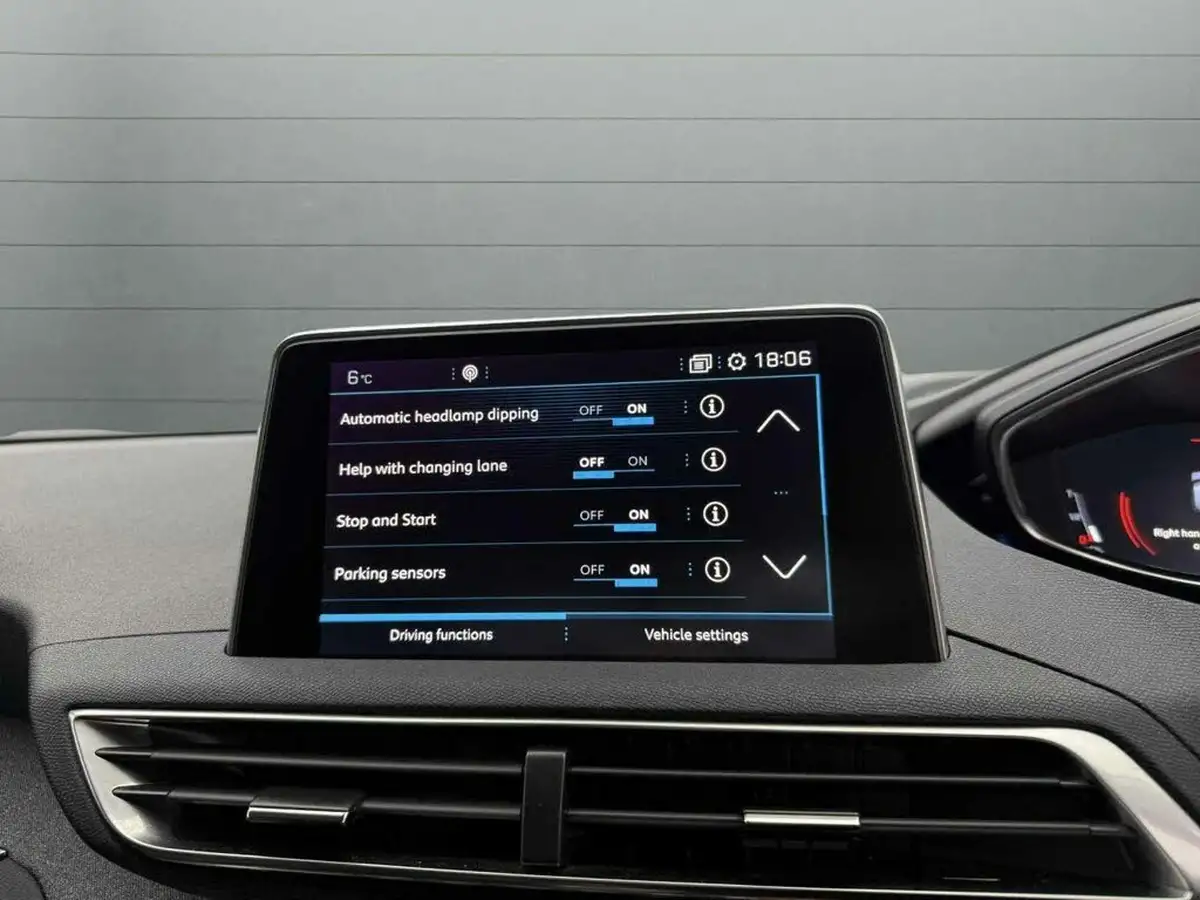 2020-peugeot-3008-suv-12-puretech-allure-eat8-big-54