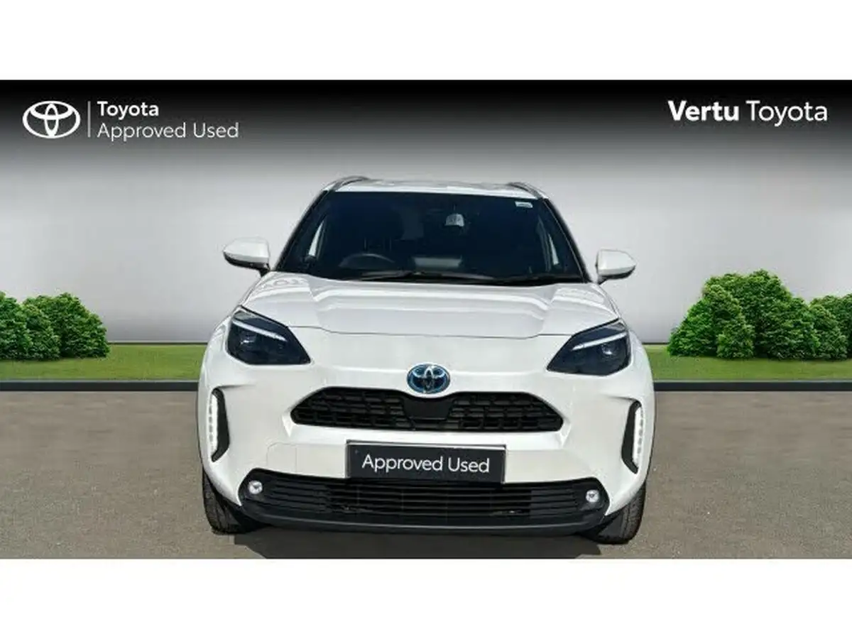 2021-toyota-yaris-15-vvt-i-design-panoramic-roof-big-14