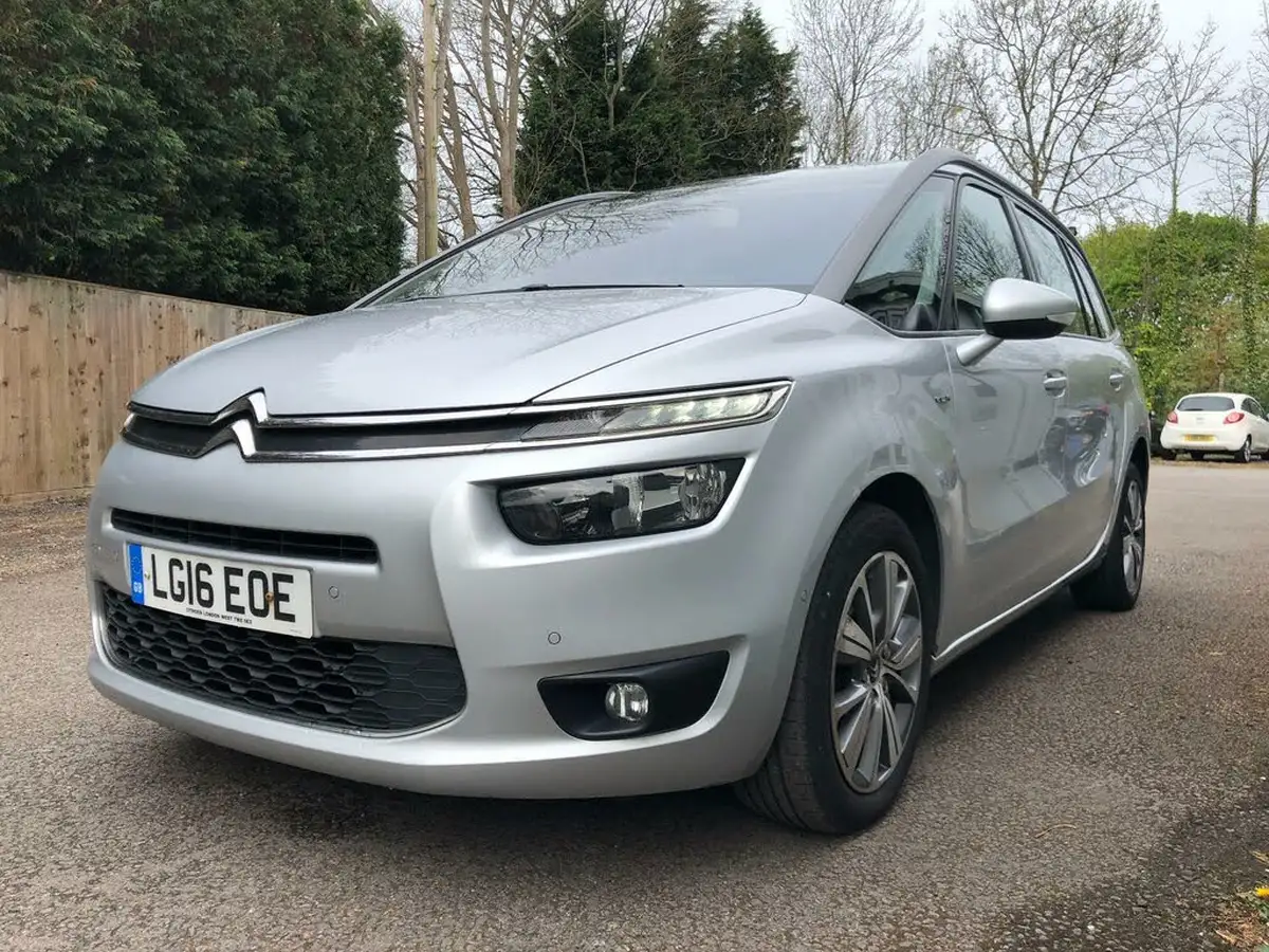 2016-citroen-grand-c4-picasso-16bluehdi-exclusive-eat6-big-13